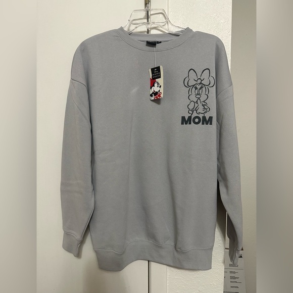 Disney Sweaters - Minnie Mouse sweatshirt pull-over NWT size M